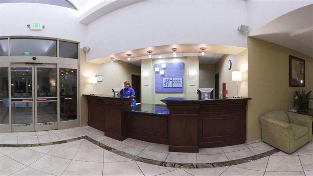 Holiday Inn Express San Diego - Otay Mesa, An Ihg Hotel Екстер'єр фото